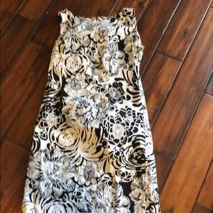 Black and white pattern shift dress